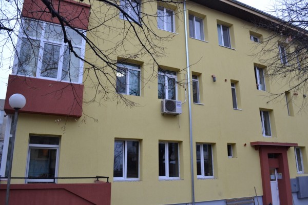 Приключва санирането на първите два жилищни блока в Община Казанлък