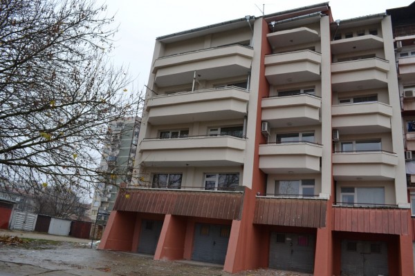 Приключва санирането на първите два жилищни блока в Община Казанлък