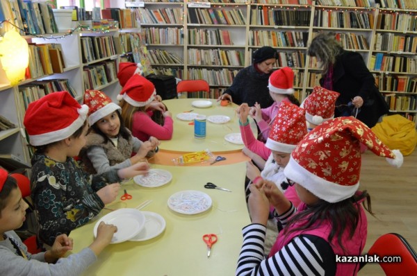 Коледа завладява децата в ОБ “Искра“  