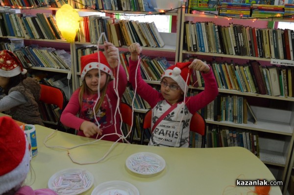 Коледа завладява децата в ОБ “Искра“  