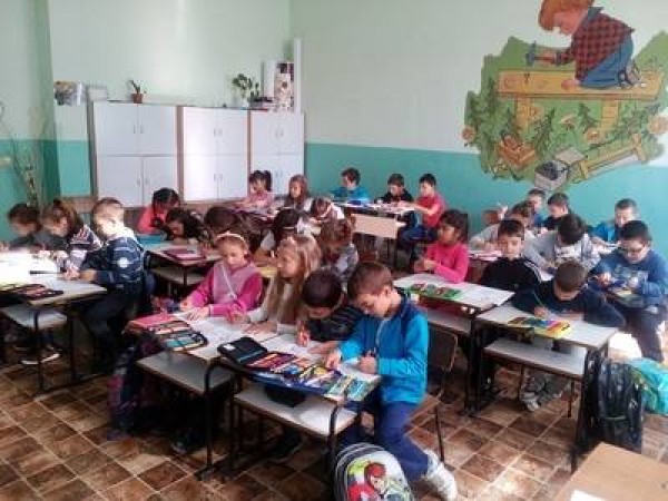 Патронен празник отбелязва ОУ “Никола Вапцаров“ днес