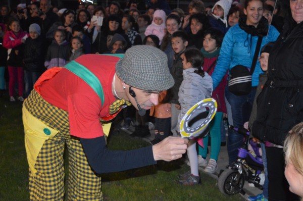 Коледен Казанлък грее с над 800 хил. светлини, радваме се и на ледена пързалка