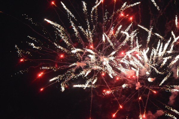 Коледен Казанлък грее с над 800 хил. светлини, радваме се и на ледена пързалка