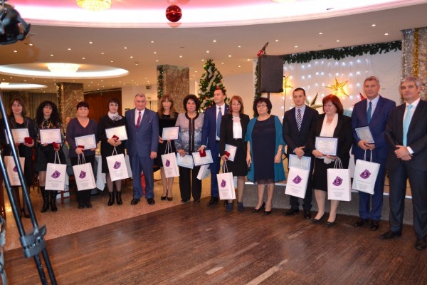 Кметът на Казанлък с приз от СБУ за най-добър социален партньор за 2015 година