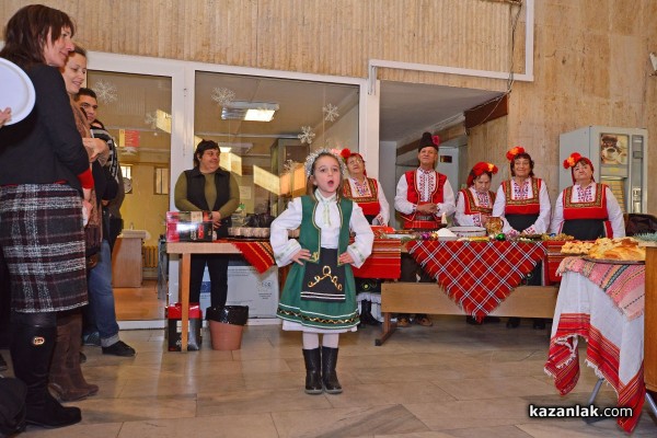 Коледна трапеза в Община Казанлък