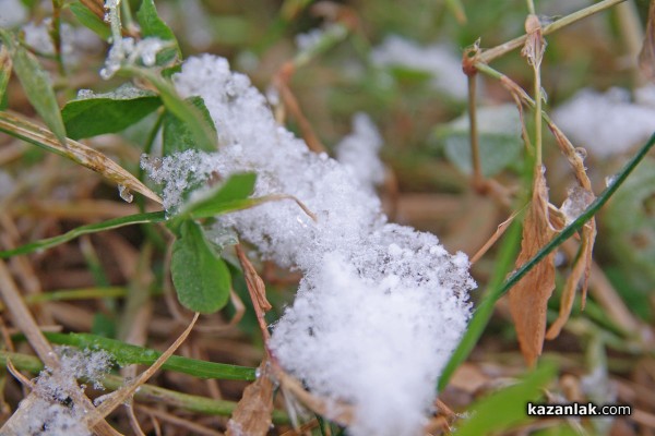 Казанлък се събуди заснежен и при минус 2,8 градуса