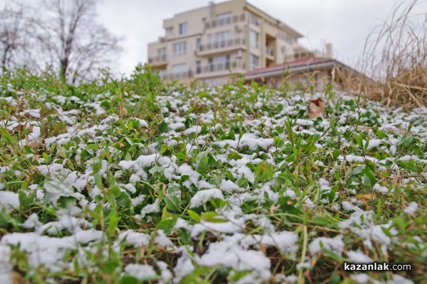 Казанлък се събуди заснежен и при минус 2,8 градуса / Новини от Казанлък