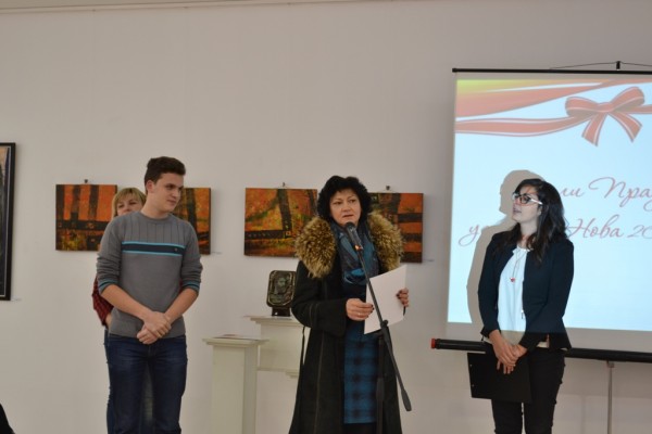 Община Казанлък награди победителите в конкурса „Казанлък – красива Коледа за всички”