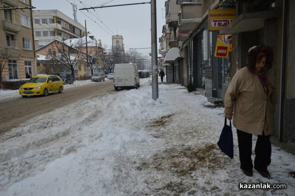 До 1000 лв. глоба ако не почистим снега пред входовете си