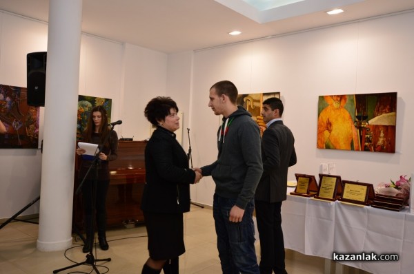 ММА състезателят Тенчо Караенев е Спортист на Казанлък за 2015-та година /Видео/