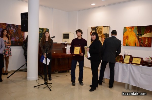 ММА състезателят Тенчо Караенев е Спортист на Казанлък за 2015-та година /Видео/