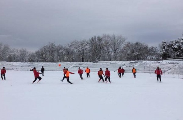  Фитнес и футболни занимания на сняг за „Розова долина“