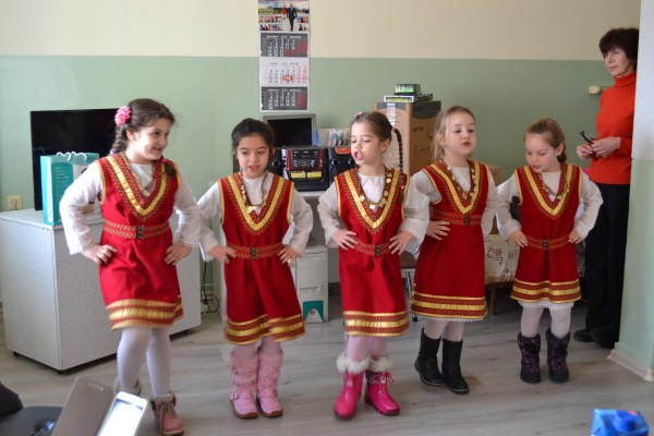 Кметът на Община Казанлък дари компютър на АГ-отделението към МБАЛ „Проф. д-р Христо Стамболски“