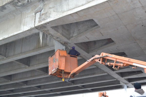 Община Казанлък съветва: Преминавайте с повишено внимание край сградите заради снеготопенето / Новини от Казанлък