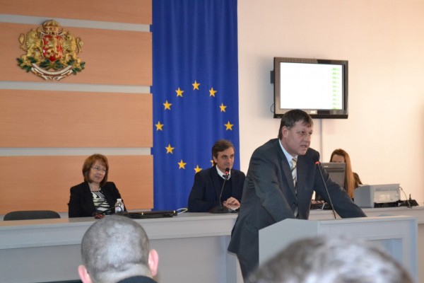 Общински съвет гласува новото ръководство на Фондация „Чудомир“, гр. Казанлък