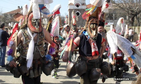 Кукерите от региона обраха медали на фестивала в Перник / Новини от Казанлък
