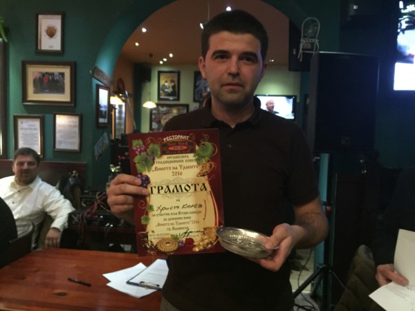 Конкурс  „Виното на траките“ отличи най-добрите казанлъшки домашни червени вина