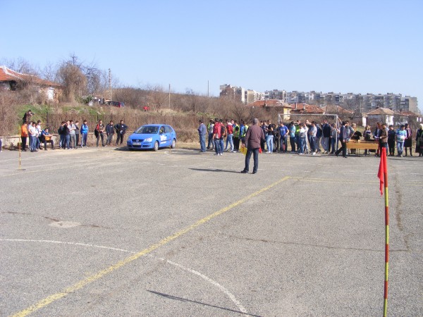 Състезание за млади автомонтьори и водачи проведе ПГТТМ 