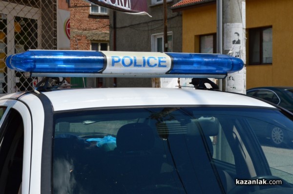 Пиян шофьор блъсна отзад колата на младо момиче / Новини от Казанлък