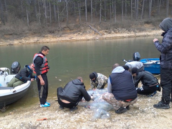 Извадиха 100 кг. бракониерска риба от язовира