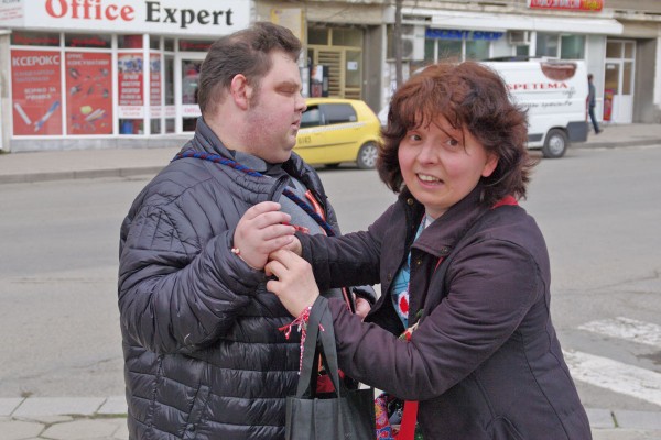 Центровете за възрастни и деца с увреждания дариха казанлъчани с мартеници и усмивки