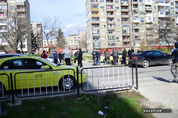 Три автомобила катастрофираха до пешеходна пътека