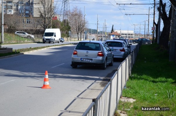 Три автомобила катастрофираха до пешеходна пътека