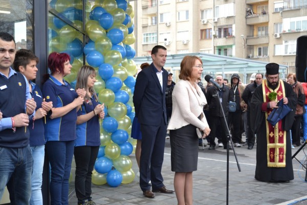 Кметът Галина Стоянова бе гост на откриването на магазин Лидл в град Казанлък