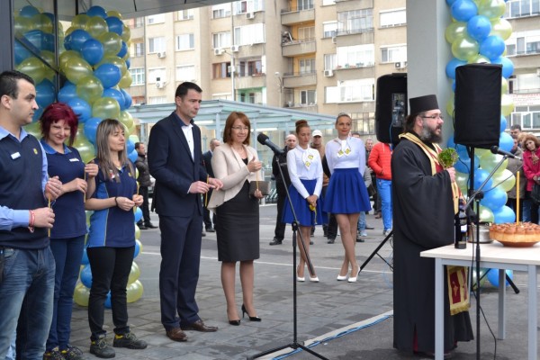 Кметът Галина Стоянова бе гост на откриването на магазин Лидл в град Казанлък / Новини от Казанлък