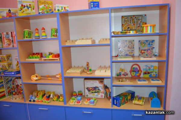 Сензорна стая и „Библиотека на играчките” бяха открити днес в Казанлък