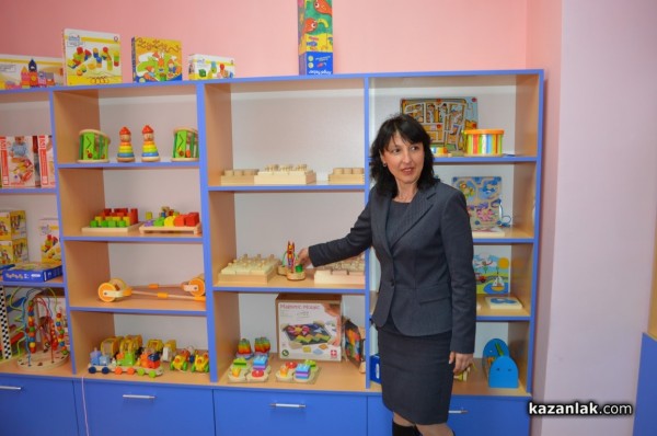 Сензорна стая и „Библиотека на играчките” бяха открити днес в Казанлък