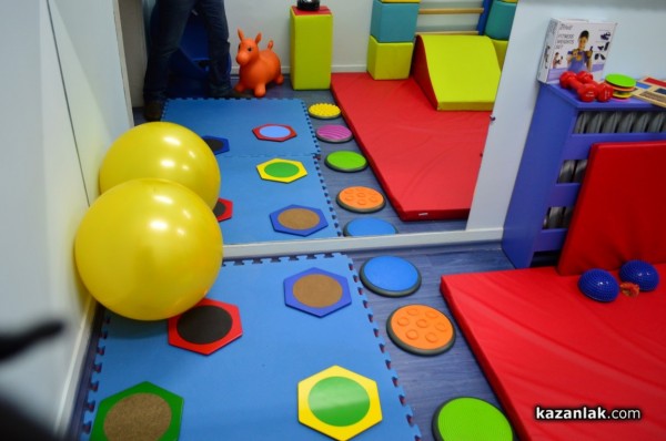 Сензорна стая и „Библиотека на играчките” бяха открити днес в Казанлък