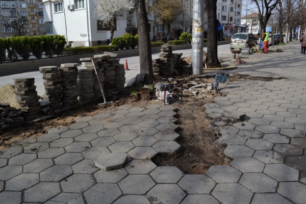 Община Казанлък стартира дейности по облагородяване на градската среда и подготовка за пролетния сезон