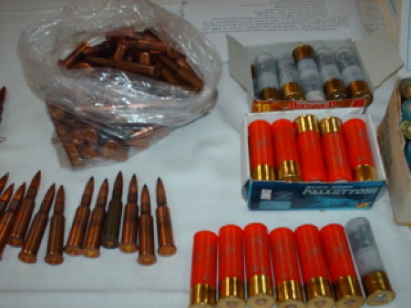 Откриха множество боеприпаси в дома на мъж прострелял кобила / Новини от Казанлък