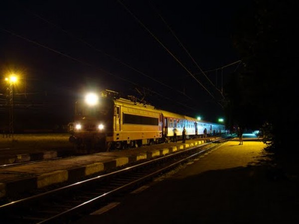 Разкриха извършителите на кражба от вагон - работилница / Новини от Казанлък