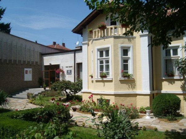 В Казанлък се събират изследователи на тоталитарния режим в България от 1944-1989 г. / Новини от Казанлък