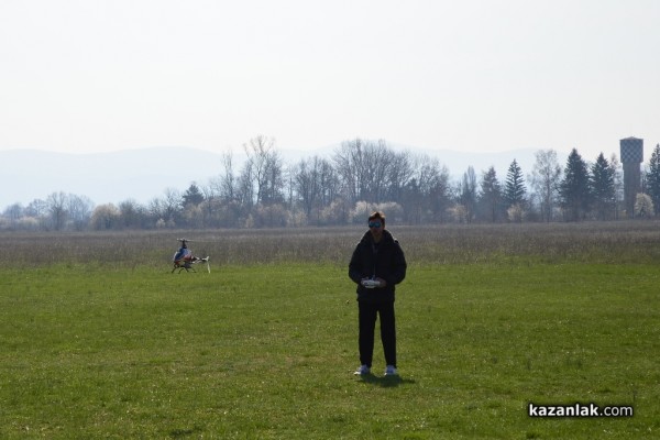 В Казанлък авиомоделистите откриха новия сезон