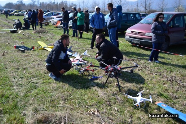 В Казанлък авиомоделистите откриха новия сезон