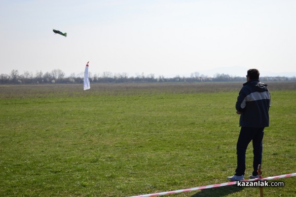 В Казанлък авиомоделистите откриха новия сезон