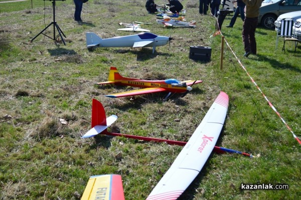 В Казанлък авиомоделистите откриха новия сезон
