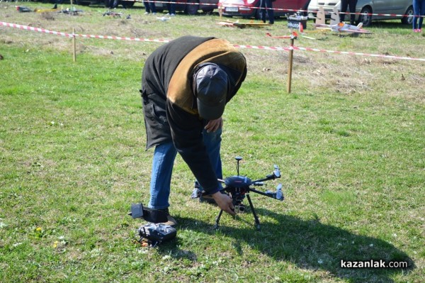 В Казанлък авиомоделистите откриха новия сезон