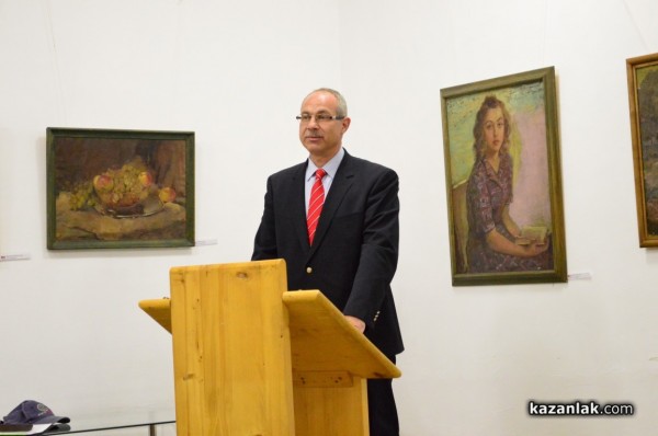 Изследователи на комунистическия режим в България се събраха в Казанлък