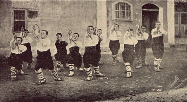 Снимки на 120 години показват как са спортували казанлъчани / Новини от Казанлък