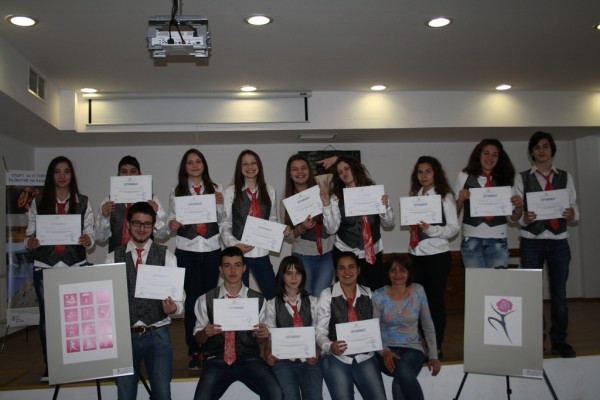 Ученици от  ПГ по лека промишленост и туризъм в Казанлък презентираха проект за екотуризъм