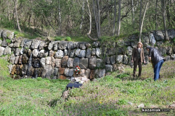 Горското стопанство с помощта на казанлъшките кметове залесява над Шипка днес