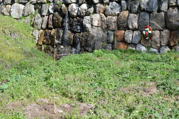 Горското стопанство с помощта на казанлъшките кметове залесява над Шипка днес