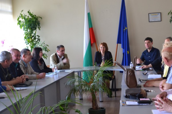 “Нащрек за сигурността!“, призова Кметът Галина Стоянова на работна среща с кметовете на населени места / Новини от Казанлък