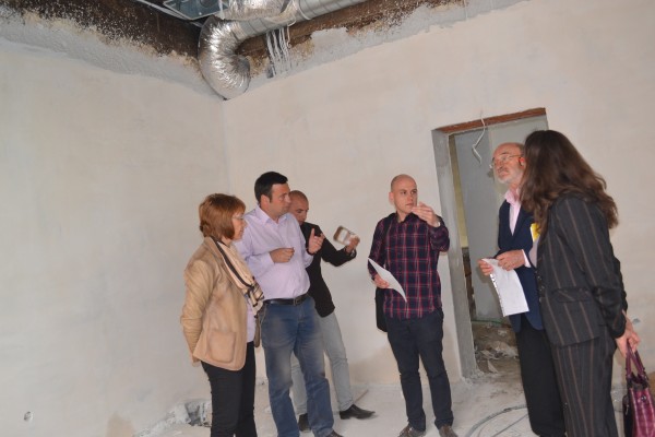 Кметът на Общината констатира със задоволство напредък в работите по новия Музей на розата