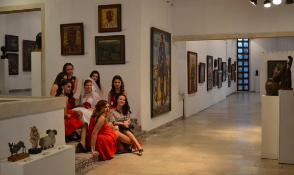 Сватбена фотосесия в Художествената галерия