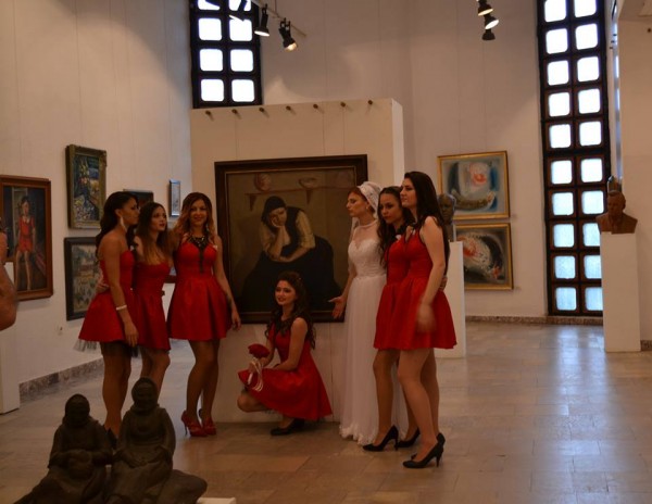 Сватбена фотосесия в Художествената галерия